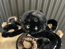 Upload image to gallery, Octalux peluche en pieuvre de couleur noir lourde et sensorielle