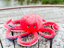 Upload image to gallery, Octavia peluche en pieuvre de couleur rouge lourde et sensorielle